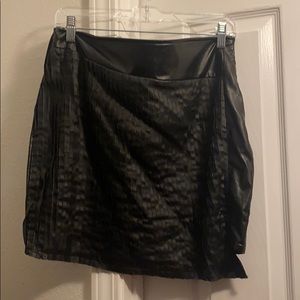Black skirt w/ ruffle detail